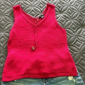 Red knit tank.
